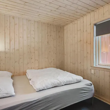 3 Bedroom Beautiful In Ansager