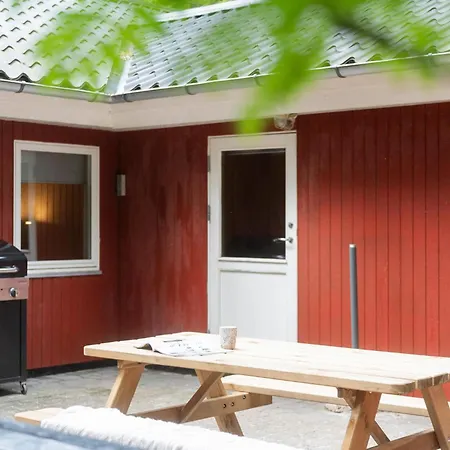 3 Bedroom Beautiful In Ansager