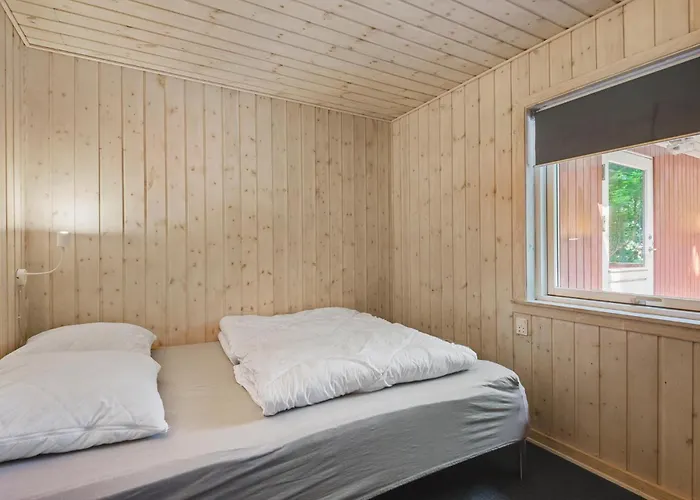 3 Bedroom Beautiful In Ansager