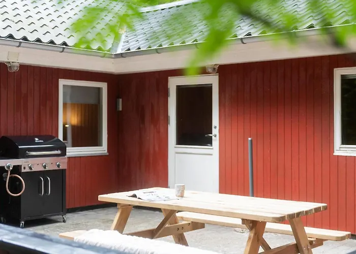 3 Bedroom Beautiful In Ansager